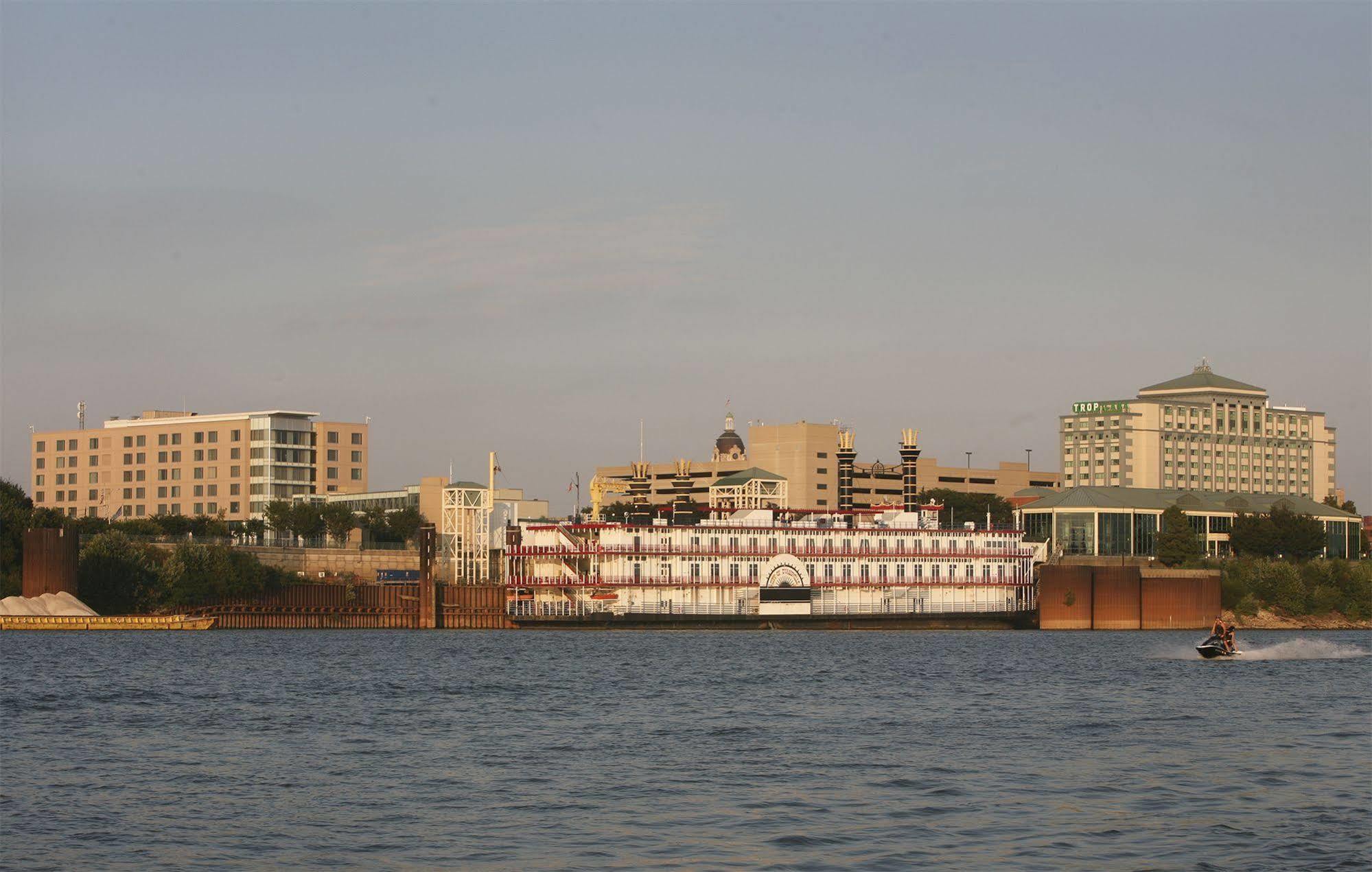 Bally'S Evansville Casino & Hotel Экстерьер фото